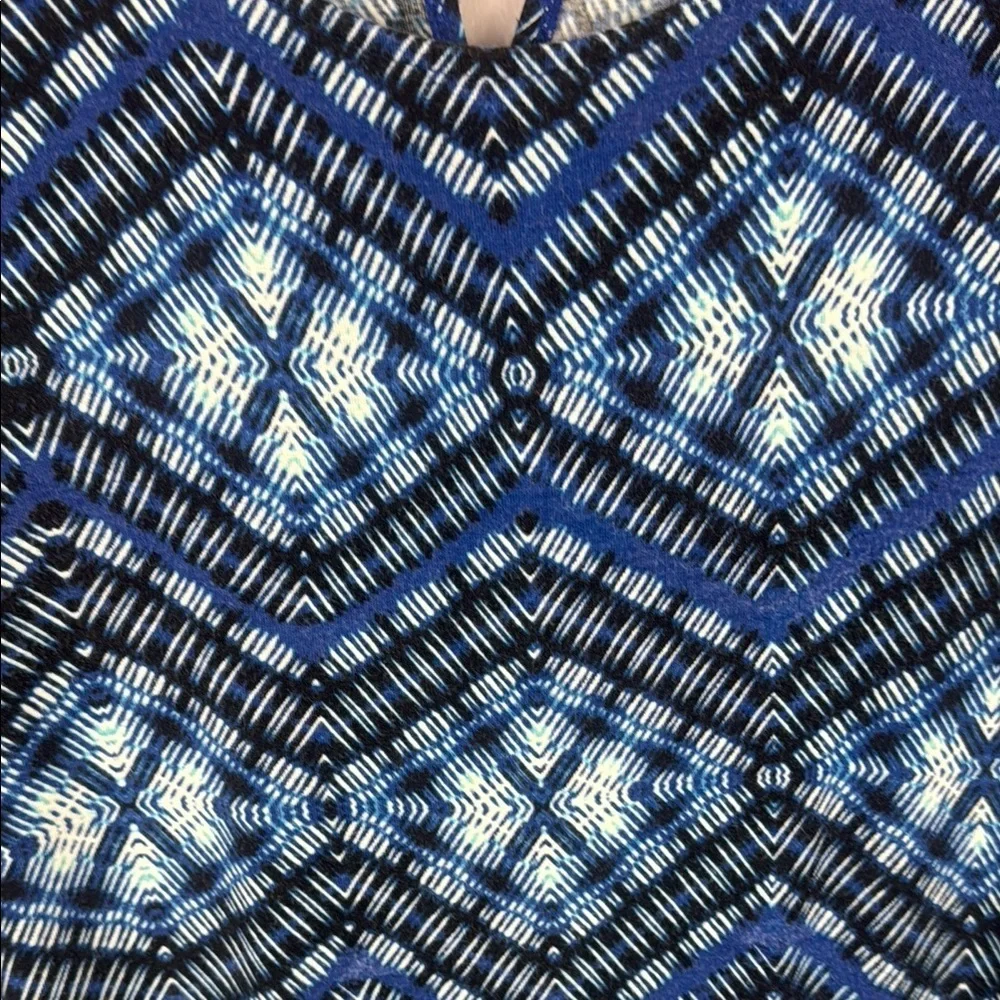 Rose & Olive Blue Graphic Asymmetrical 3/4 Sleeve Tunic Size 3X - Picture 6 of 10